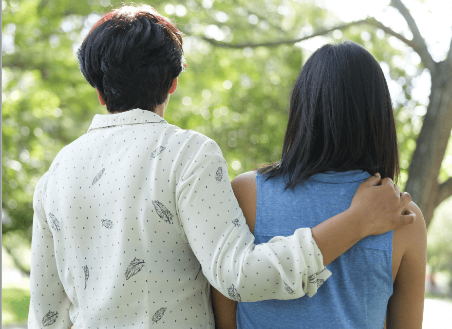 mom with teenage daughter
